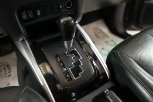 Mitsubishi  6