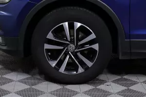 Volkswagen  8