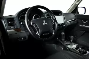 Mitsubishi  10