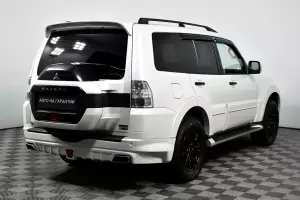 Mitsubishi  4