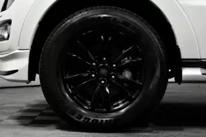 Mitsubishi  6