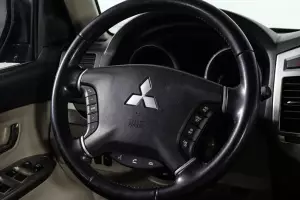 Mitsubishi  8
