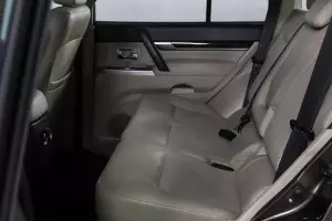Mitsubishi  7