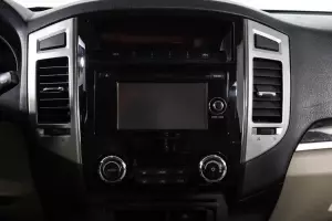 Mitsubishi  6