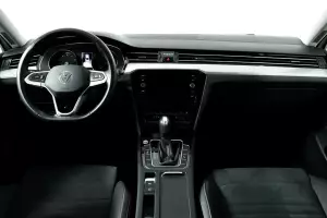 Volkswagen  8