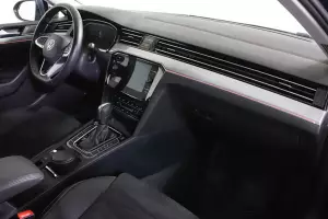 Volkswagen  8