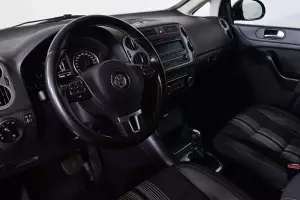 Volkswagen  8