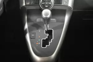 Toyota  13