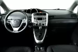 Toyota  7
