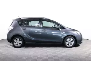 Toyota  16