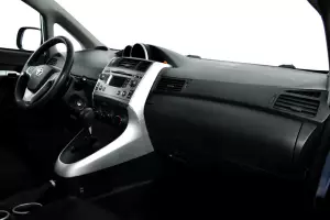 Toyota  7