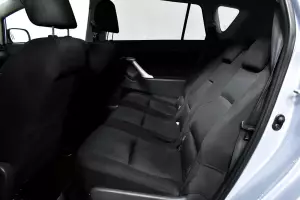 Toyota  9