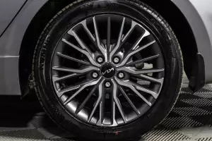 Kia  18