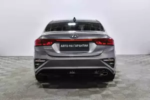Kia  4
