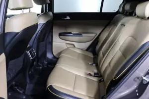 Kia  15