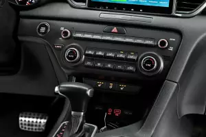 Kia  8