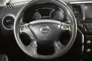 Nissan  8