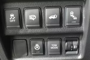 Nissan  4