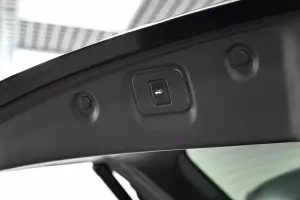 Nissan  11