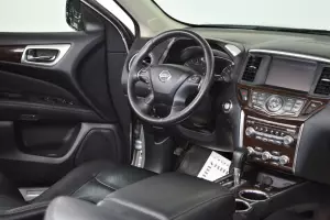 Nissan  8
