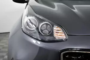 Kia  6