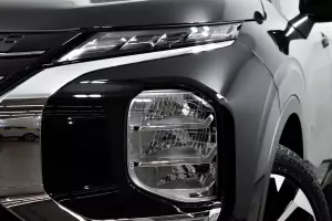 Mitsubishi  6