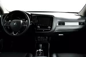 Mitsubishi  8