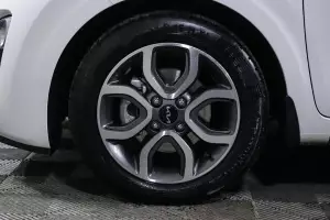 Kia  6