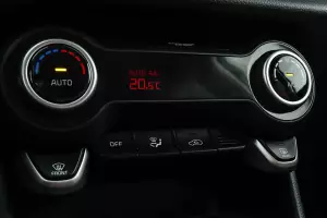 Kia  8