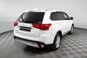 Mitsubishi  4