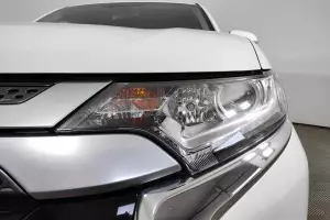 Mitsubishi  8