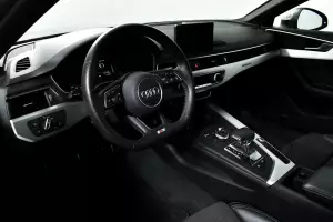 Audi  9