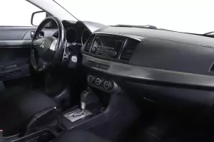 Mitsubishi  8