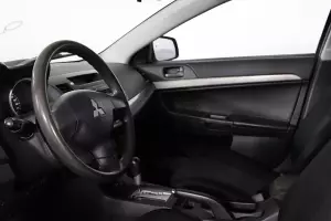 Mitsubishi  7