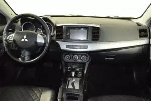 Mitsubishi  8