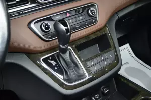 Hyundai  9