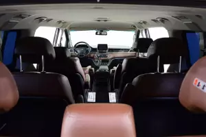 Hyundai  12