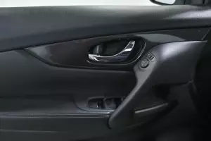 Nissan  10