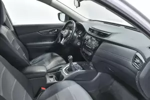 Nissan  6
