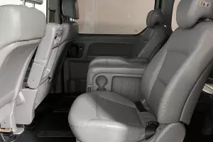 Hyundai  12