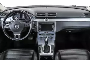 Volkswagen  8