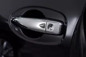 Nissan  4