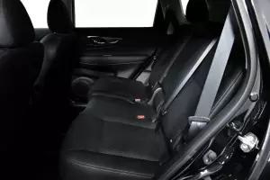 Nissan  10