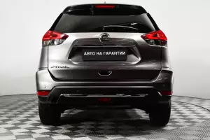 Nissan  5