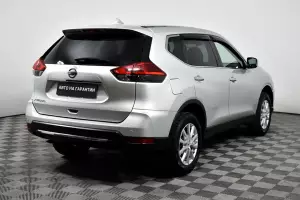 Nissan  4