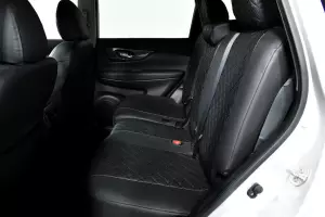 Nissan  9