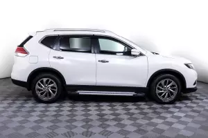 Nissan  17