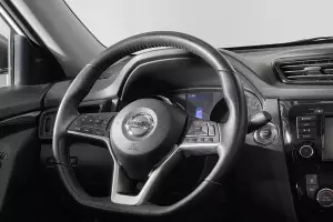 Nissan  10