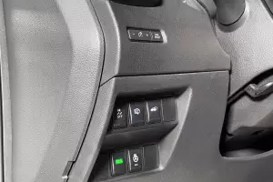 Nissan  11