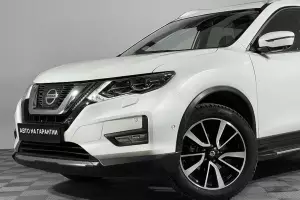 Nissan  2
